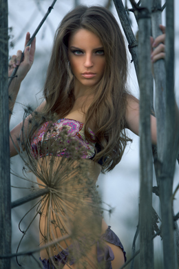 An alternative look for a model outfit